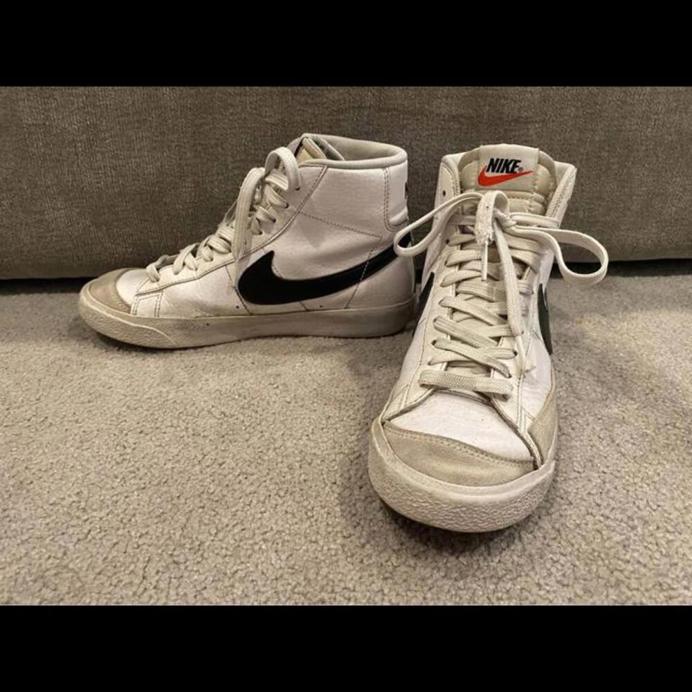 Nike Blazer Mid ‘77 Size 6Y / 7.5 womens UNISEX